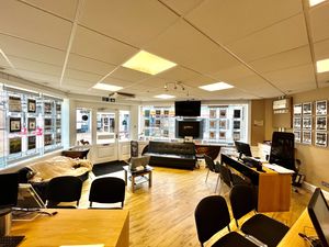 Ground Floor- click for photo gallery
